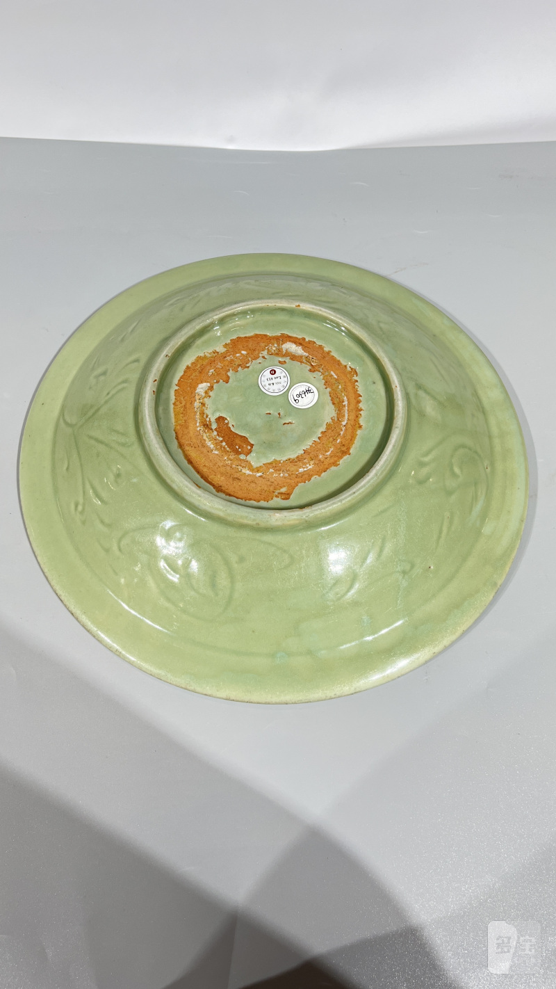 明 龙泉模印花卉纹盘 - 图4